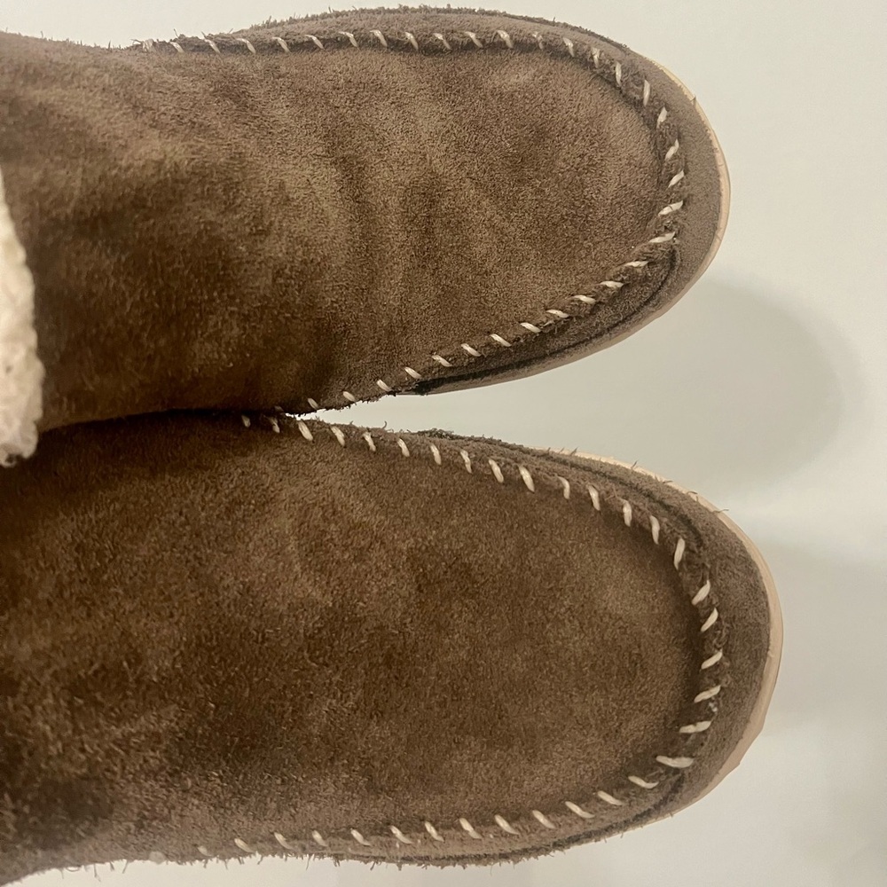 L.L. Bean Women's Size 7 Brown Suede Shearling-Lined Slipper Boots - Picture 6 of 11